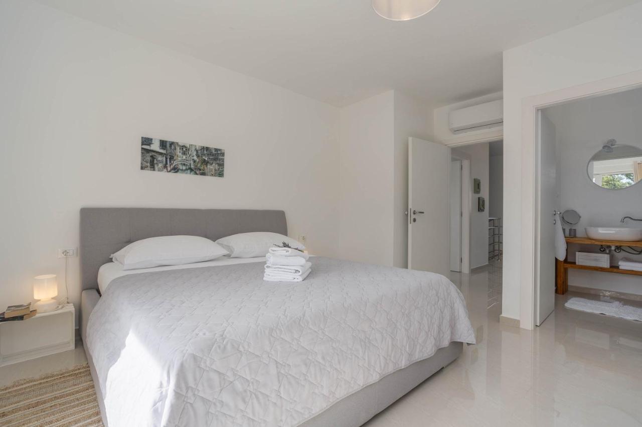 Villa Antonada Vrh  外观 照片