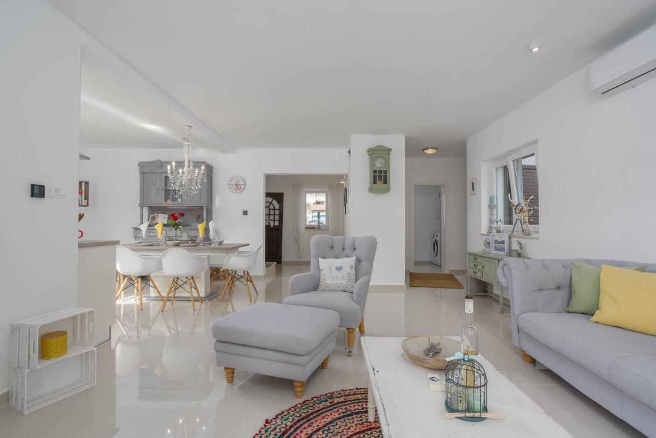 Villa Antonada Vrh  外观 照片