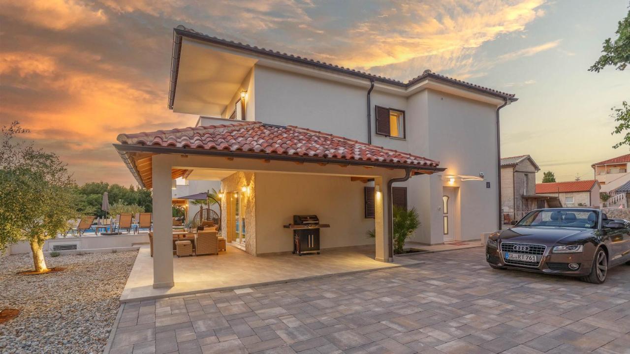 Villa Antonada Vrh  外观 照片