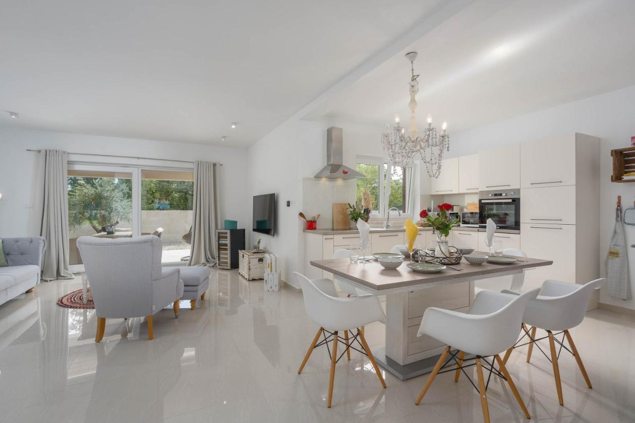 Villa Antonada Vrh  外观 照片