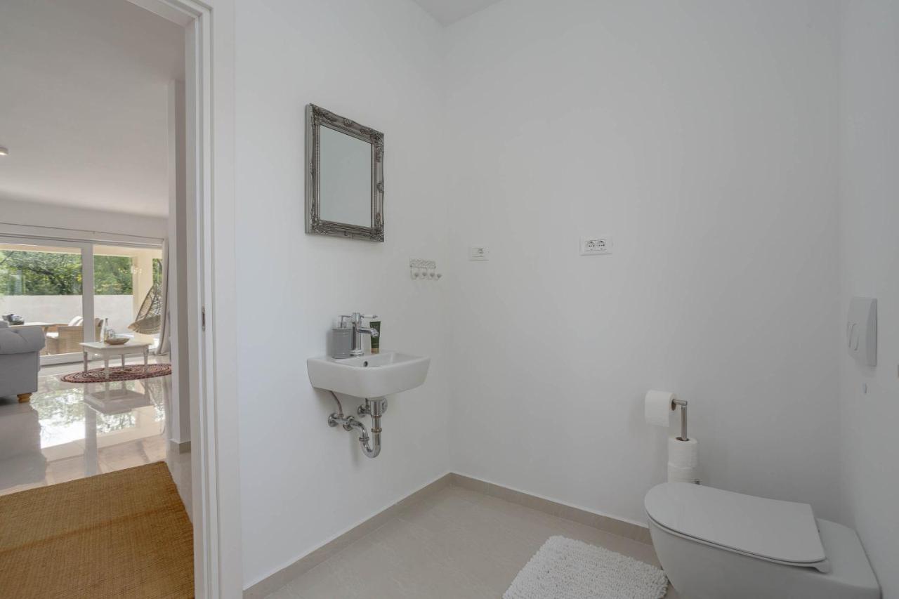 Villa Antonada Vrh  外观 照片